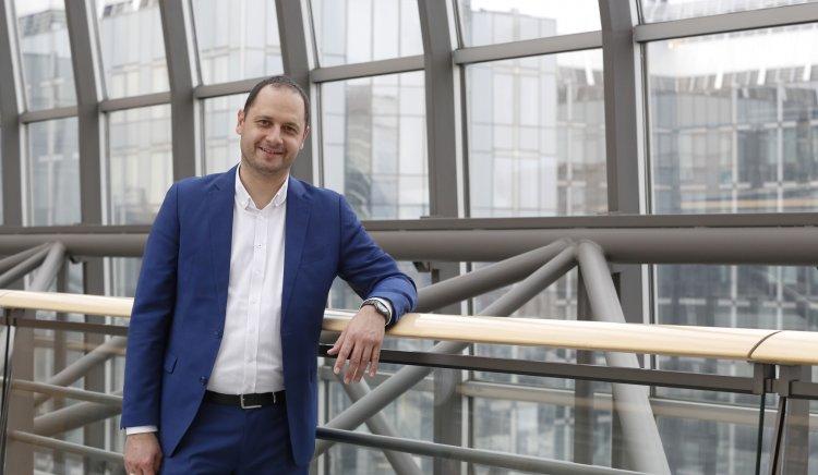 Бившият евродепутат от Петър Витанов предупреди че ако партията играе