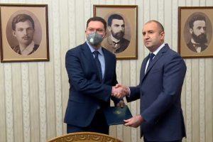 Президентът връчи първия мандат за съставяне на правителство