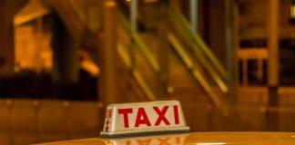 Таксиметров автомобил