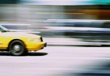 Таксиметров автомобил