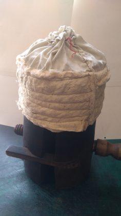 Текстилен калпак за прав калпак