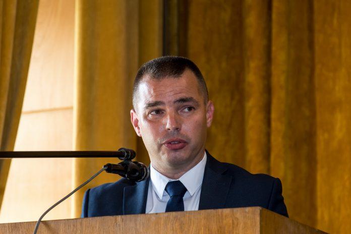 Антон Златанов