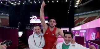 Айк Мнацаканян