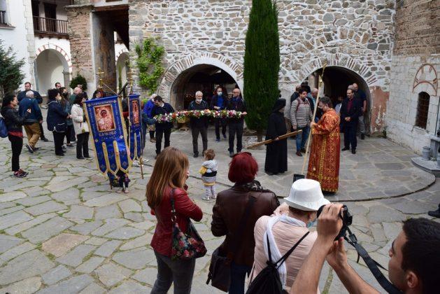 Литийното шеЛитийното шествие в Бачковския манастирствие в Бачковския манастир