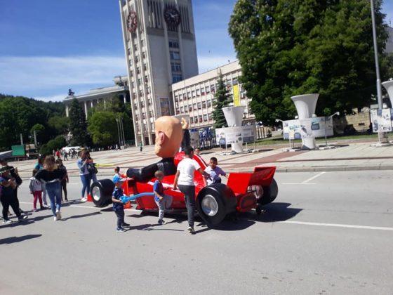 Макети, част от Карнавала в Габрово