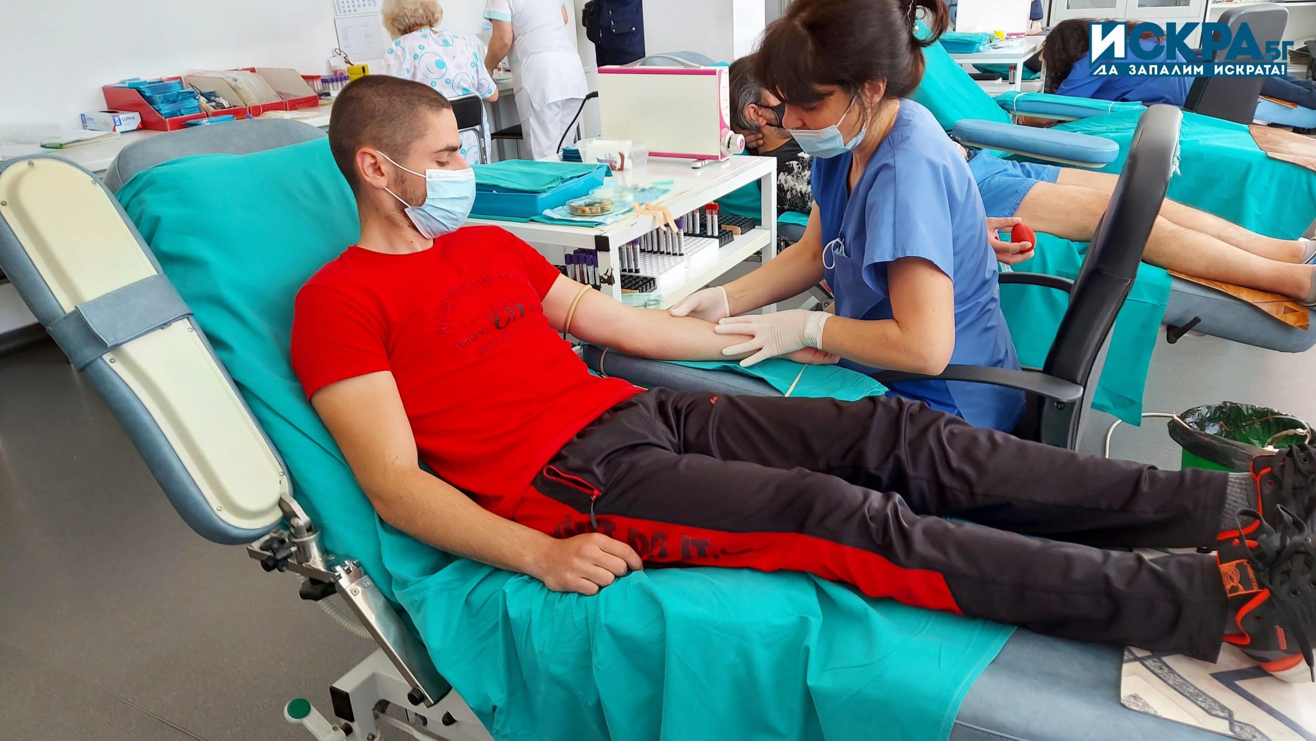 Осмомартенска акция по кръводаряване в спешната болница на България Пирогов