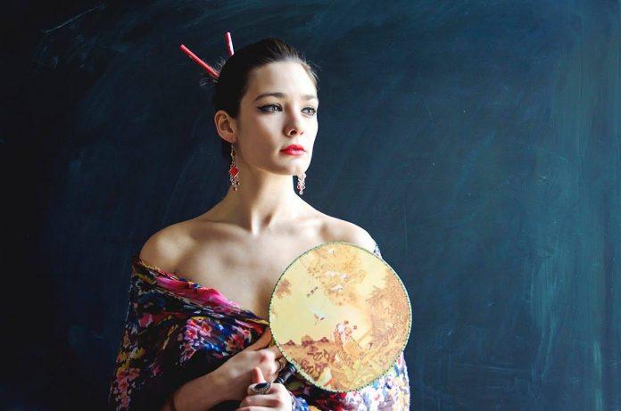 Лорина Камбурова