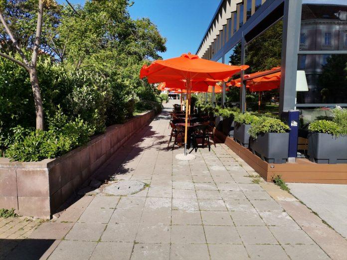 Масите на пешеходната зона