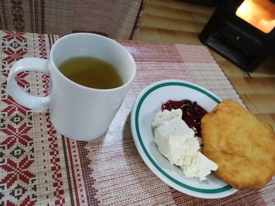 Мекички с чай