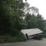 Обърнал се тир