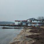 Незаконни постройки на пясъка в рибарското селище