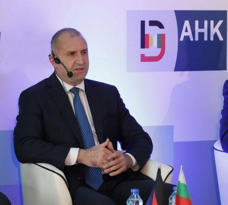 Румен Радев