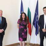 Среща на двама служебни министри с Херо Мустафа