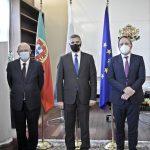 Стефан Янев (в средата)