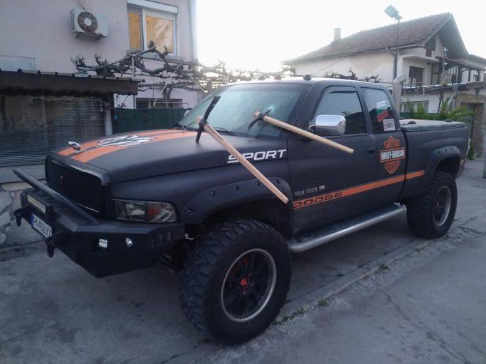 Забити кирки