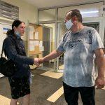 Бургазлийка намери и върна калъфче с пари и документи