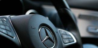 Лек автомобил "Мерцедес"