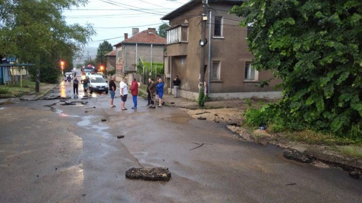 Материални щети в Лом