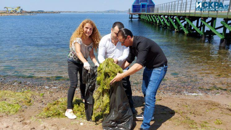 Почистване на плажа в парк "Росенец"
