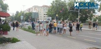 Протест на булевард "Демокрация" в Бургас