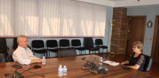 Кмет Димитър Славов и регионалният министър арх. Виолета Комитова