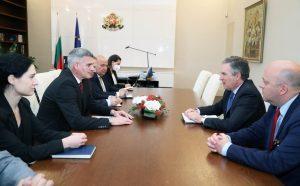 Среща на Стефан Янев с испанския посланик