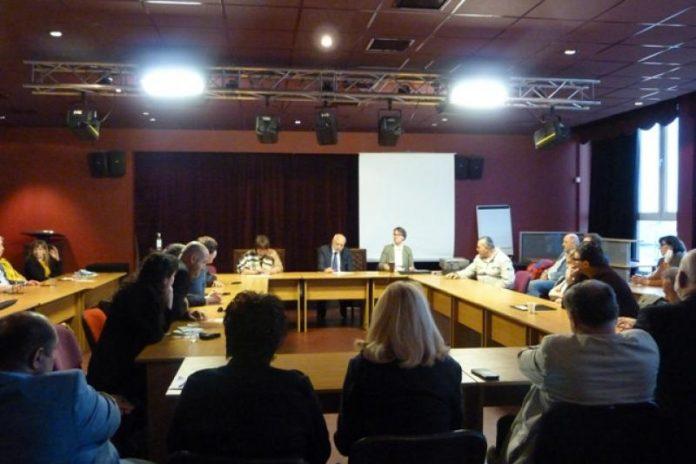 Няма да се затварят театрите с големи дългове