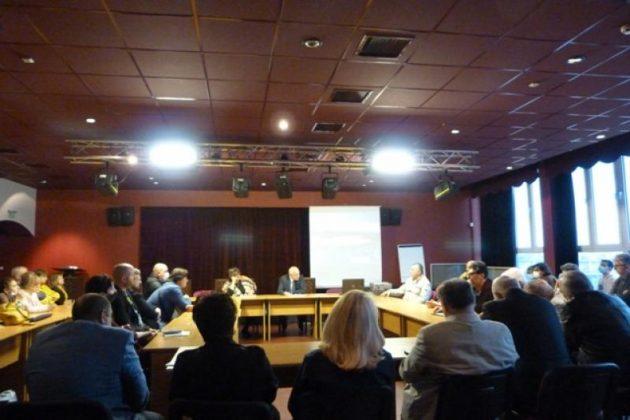 Няма да се затварят театрите с големи дългове