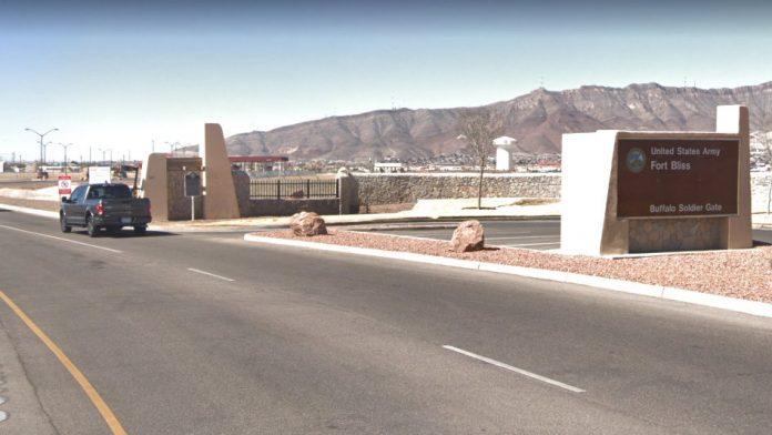 Вход към лагера