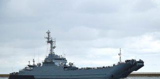 Военен кораб