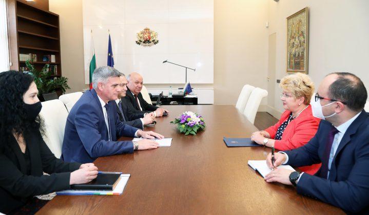 Стефан Янев и румънският посланик обмислят изграждането на трети мост над Дунав