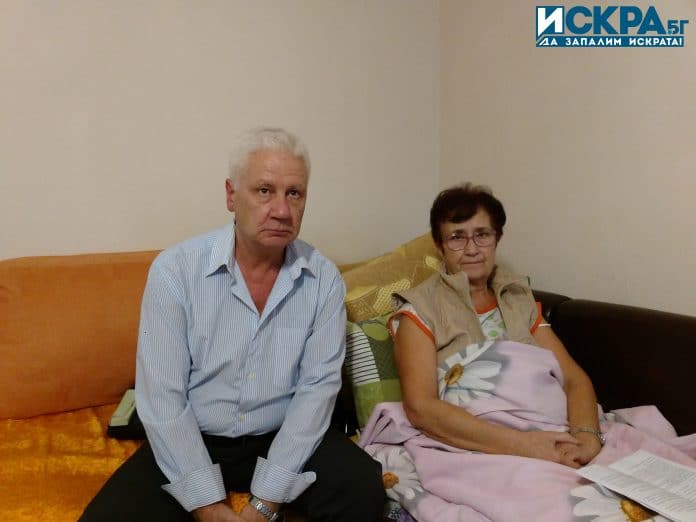 Пострадалата Елена с мъжа си