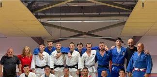 Георги Петров (вдясно) на лагера в Камчия