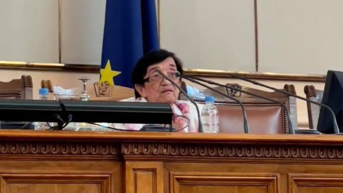 Мика Зайкова