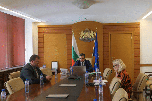 Работна среща на министър Събев