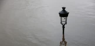 Наводнение лампа.