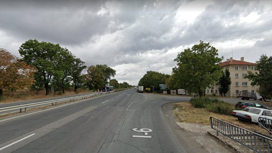 Кметът на Община Карлово д р Емил Кабаиванов и кметовете на