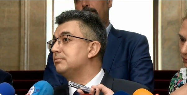 Пламен Николов