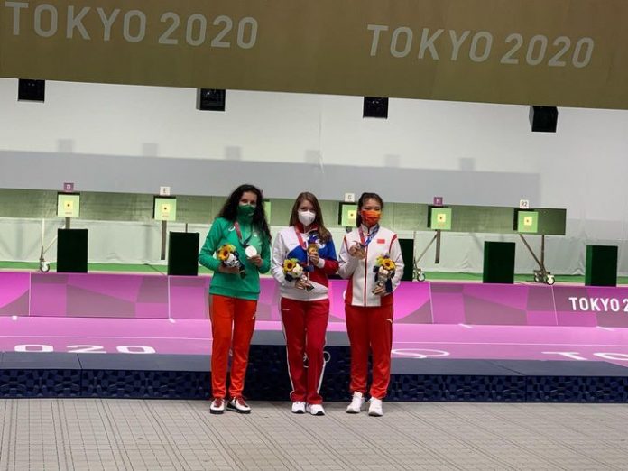 Антоанета Костадинова, Ваталина Бацарашкина, Дзиан Ранзин