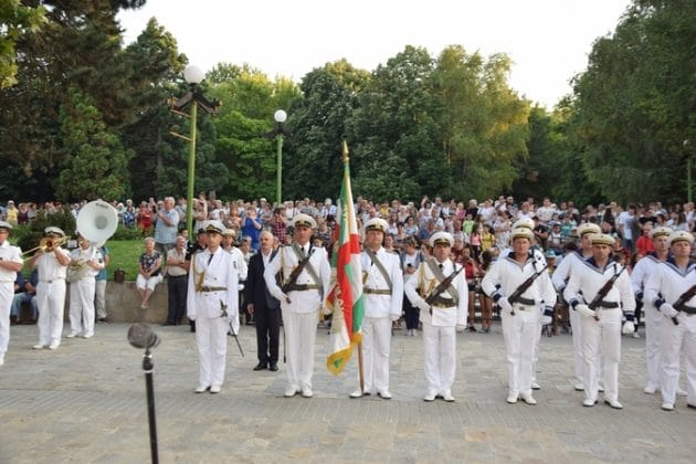 Оказване на почит към паметта на Васил Левски