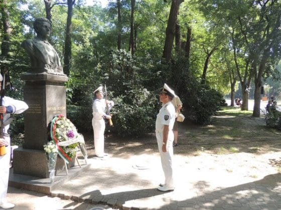 Оказване на почит към паметта на Васил Левски