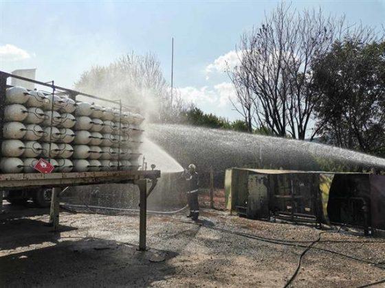Пожар в асфалтова база до Долна Диканя