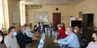 Среща на МЗ с протестиращите от Пирогов