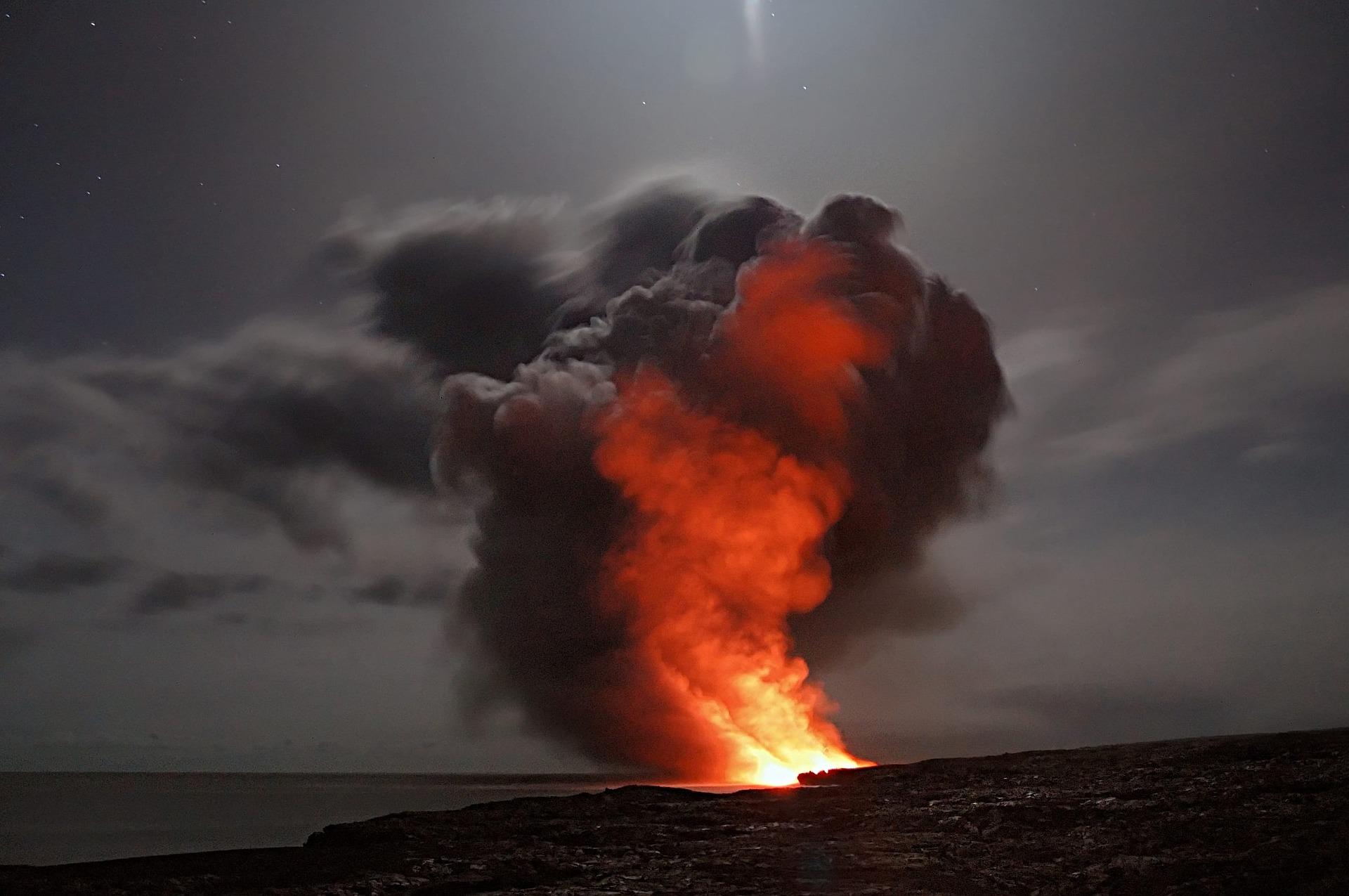 Вулкан разположен в югозападната част на Исландия е изригнал вчера