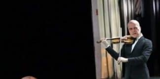 Диригент и цигулар