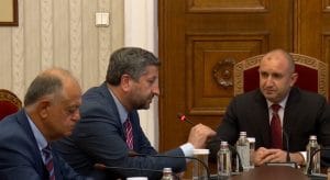 Консултации на президента с Демократична България