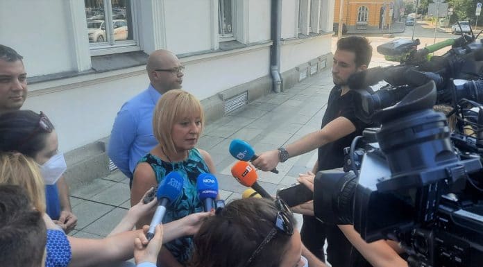 Мая Манолова