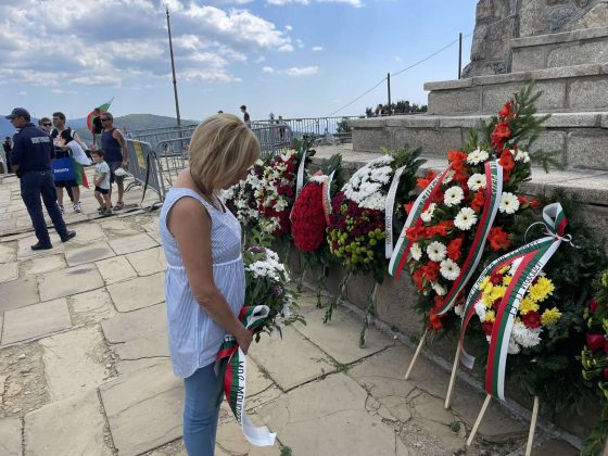 Мая Манолова