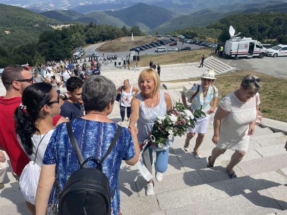 Мая Манолова