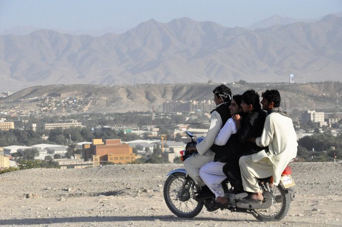 Кабул, мотоциклет.